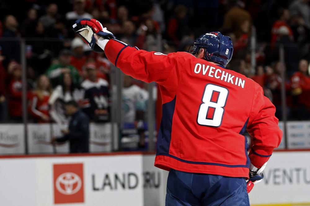 Ovechkin pointing at crowd